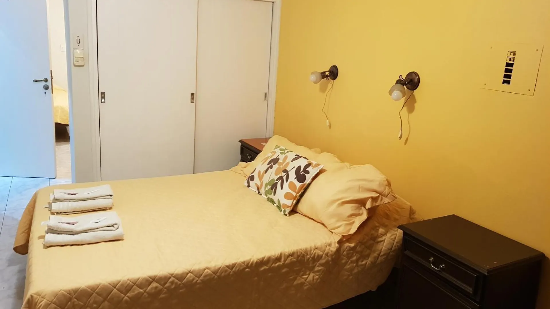 Hotel Petit 门多萨 0*,  阿根廷